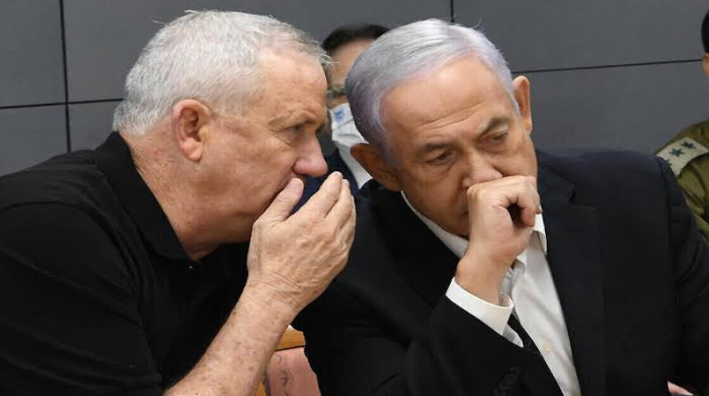 بايدن يهاجم نتنياهو: يضر إسرائيل أكثر مما ينفعها
